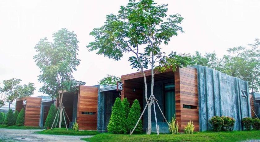 The Infinite Resort Nakhon Sawan Extérieur photo