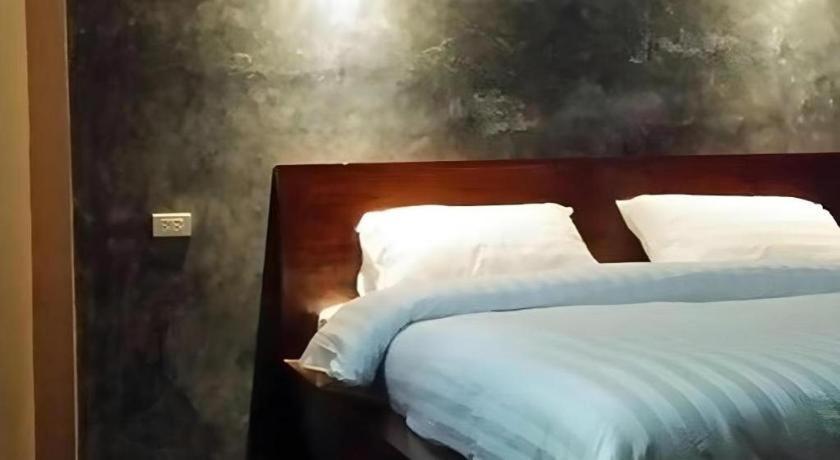The Infinite Resort Nakhon Sawan Extérieur photo